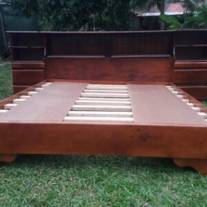 Cama Matrimonial con Mueble Cabecero Integrado